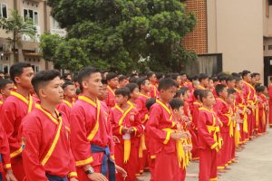 “Peserta UKT Tapak Suci di Pondok Muhammadiyah Balikpapan sedang melaksanakan pembukaan dengan khidmat."